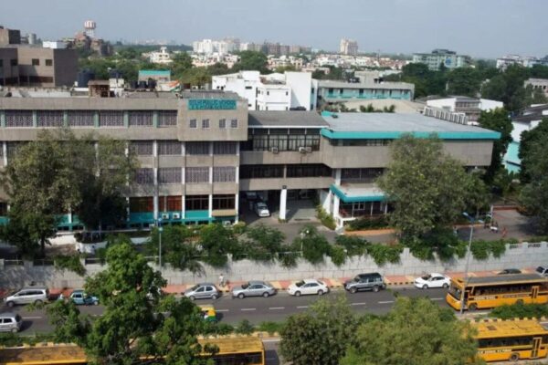 DPS fee row: More parents join protest against fee hike, students’ expulsion