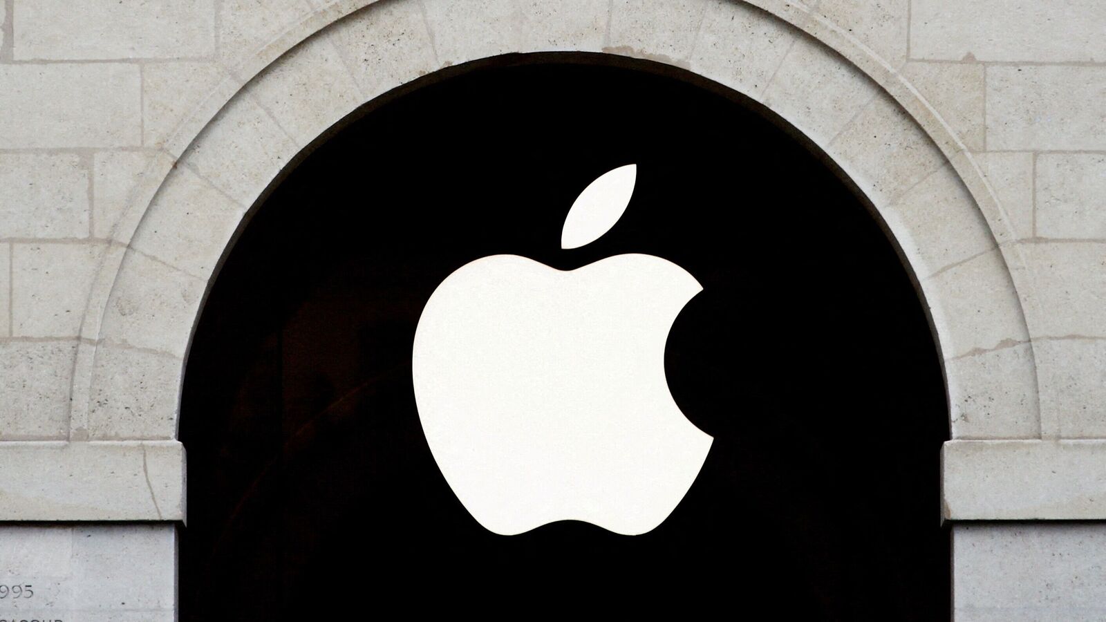 Apple suffers another blow as AI leader joins Meta; exit to impact Siri
