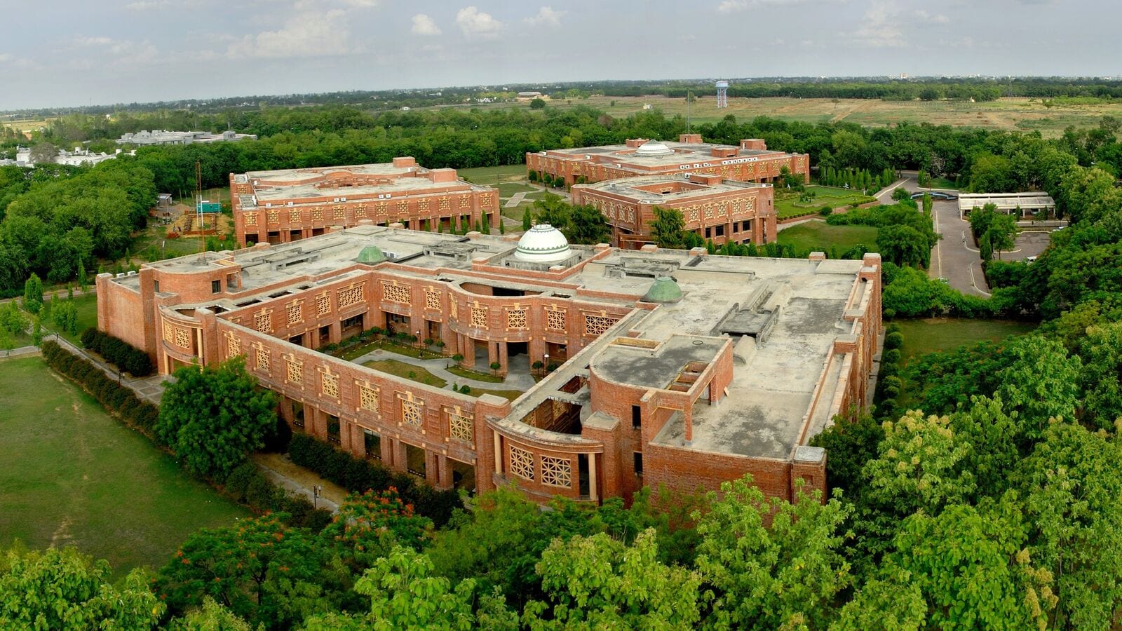 CAT 2025 notification OUT: Dates, website, application fees, eligibility criteria, IIM colleges and more