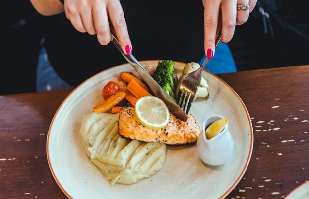 Experts say ‘sequenced eating’ may aid in weight loss