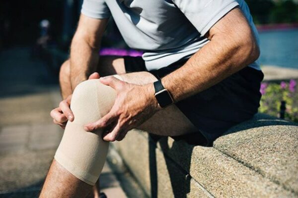 Experts advise taking care of knees to prevent future pain and injury