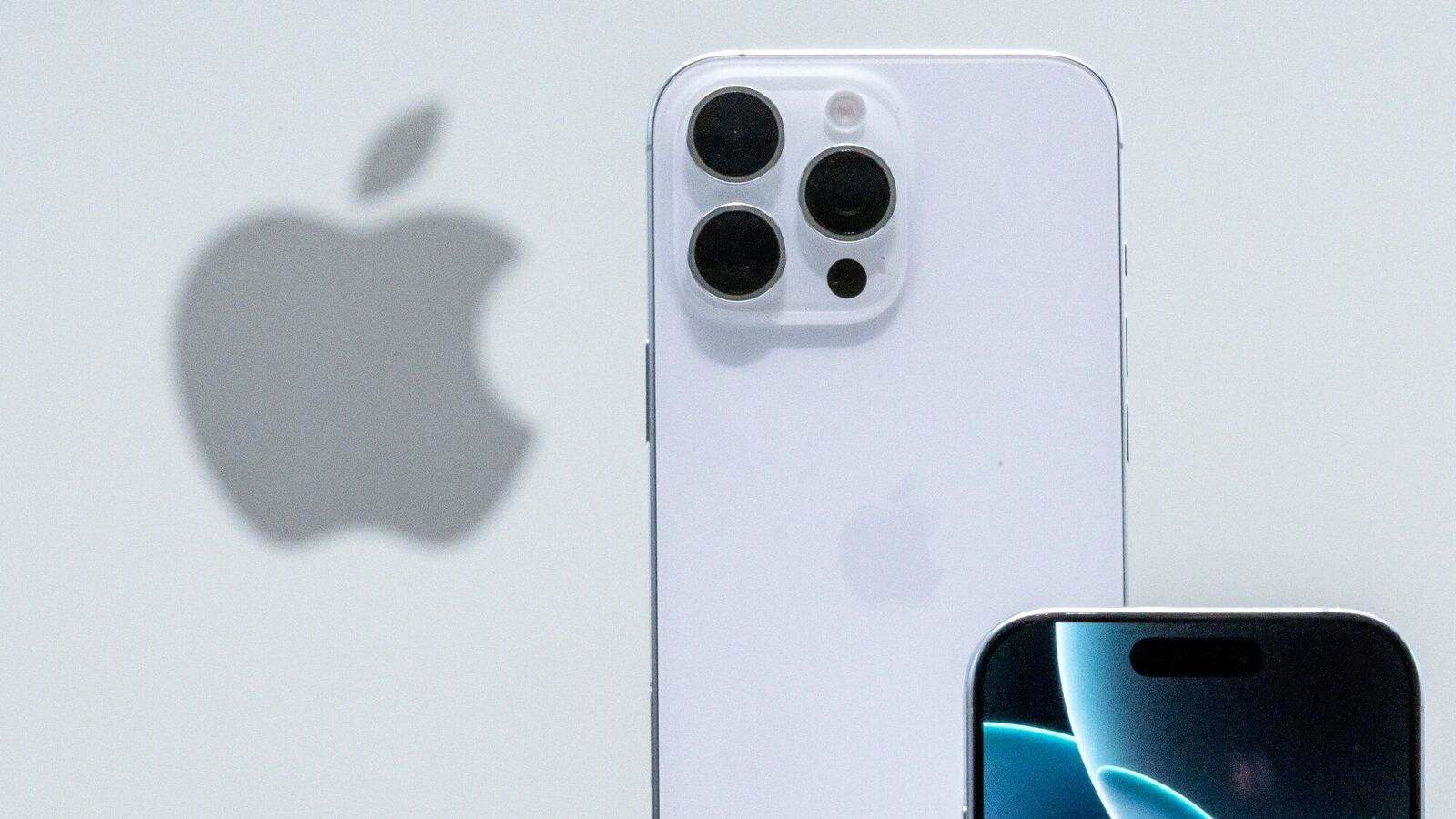 iPhone 16 Pro gets a MASSIVE price cut on Vijay Sales ahead of Apple Event 2025: Here’s how much you can save
