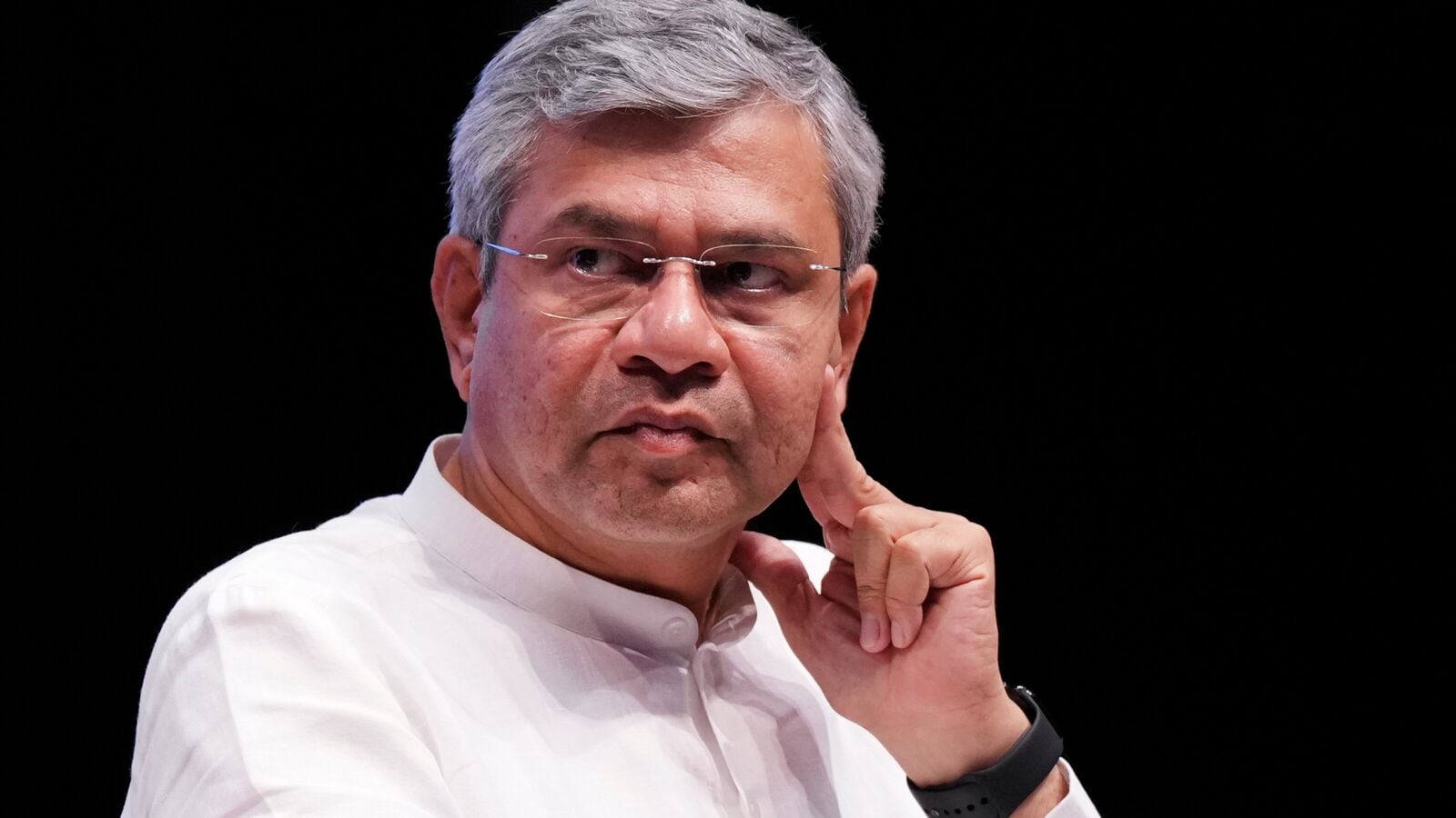 IT Minister Ashwini Vaishnaw meets gaming firms to discuss eSports and player protection