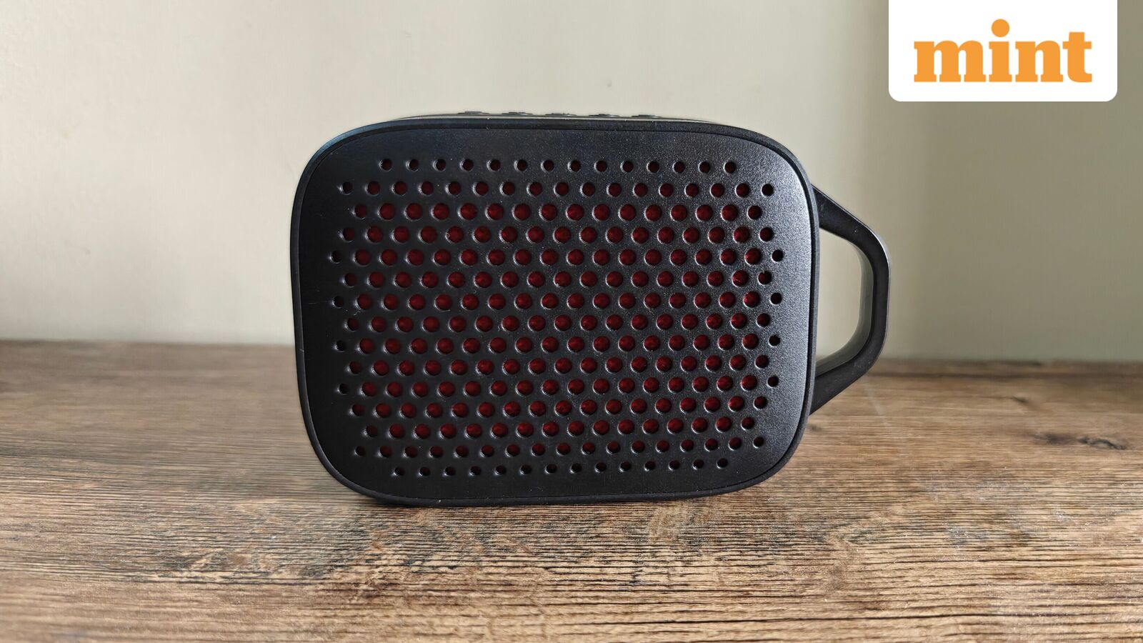 Philips TAS1209 review: Pocket-sized speaker that packs a punch